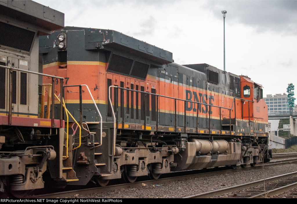 BNSF 987